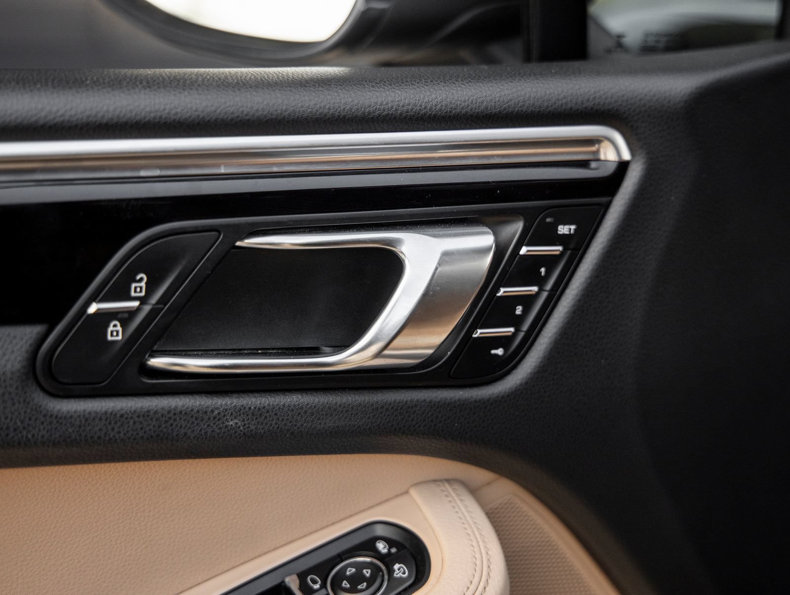 Certified 2020 Porsche Macan S AWD/4WD image 22