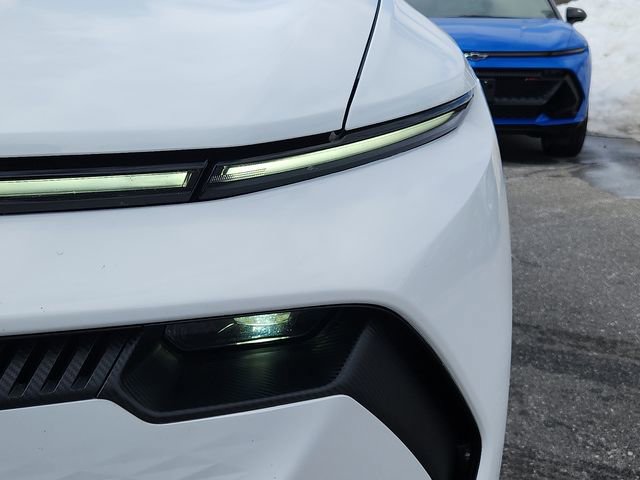 Certified 2025 Chevrolet Equinox EV LT image 9