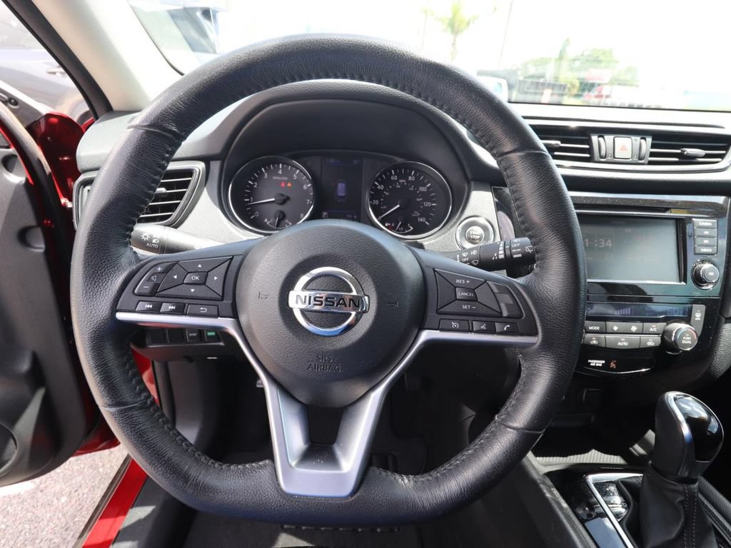Used 2018 Nissan Rogue SV FWD image 18