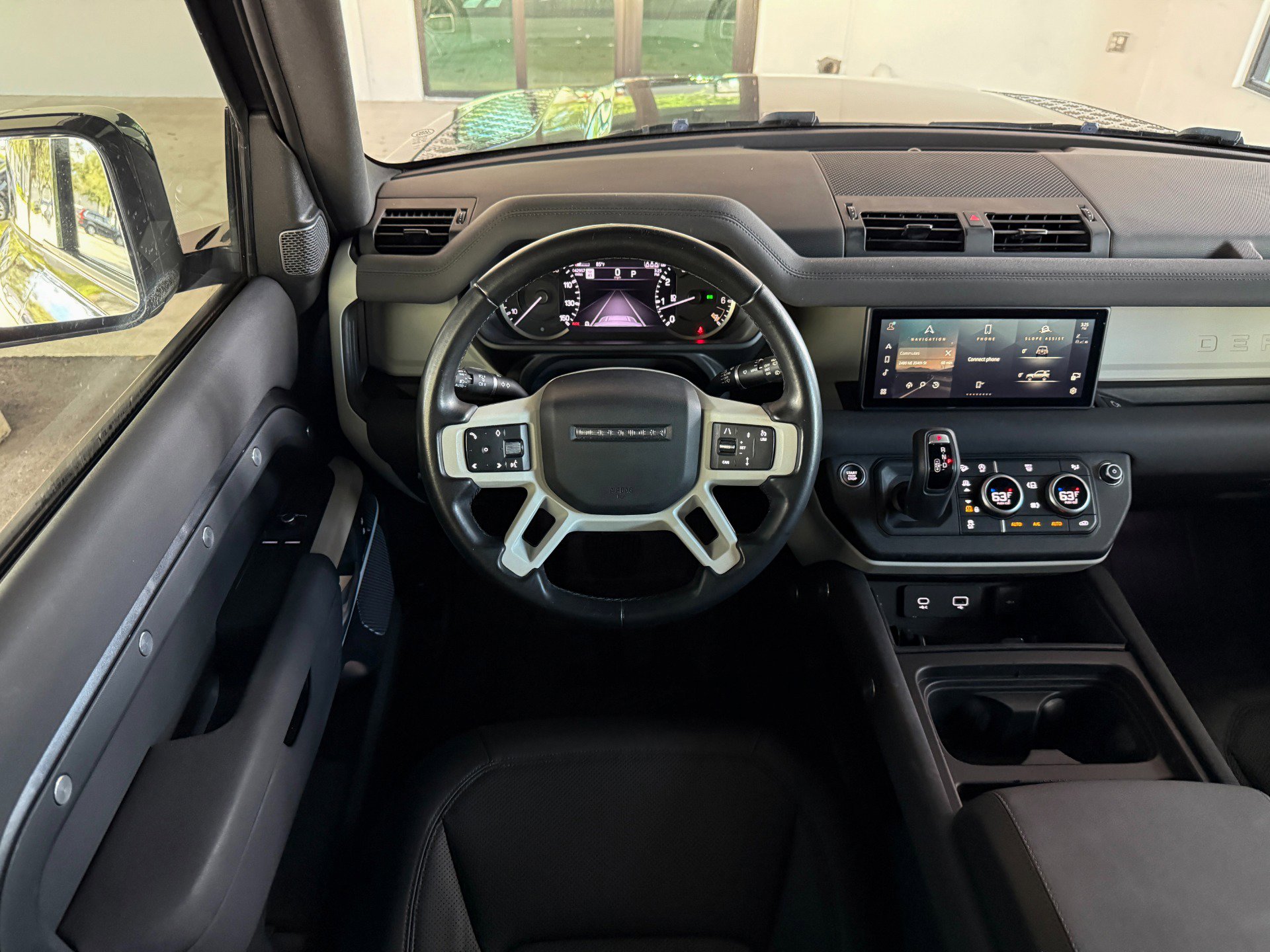 Used 2023 Land Rover Defender 90 S image 28