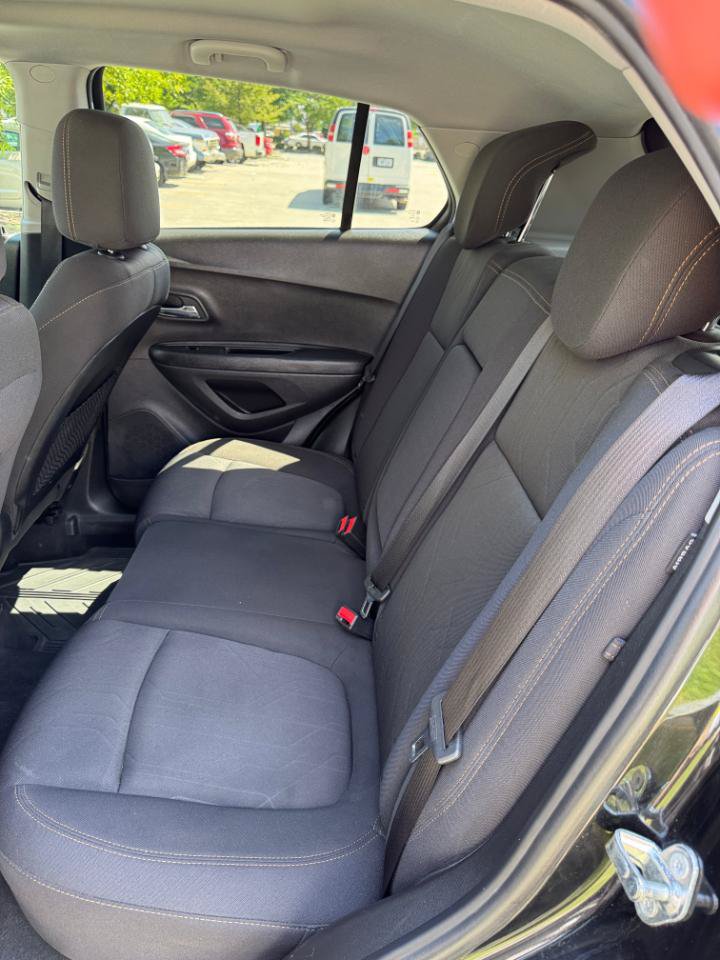 Used 2018 Chevrolet Trax LT FWD image 12