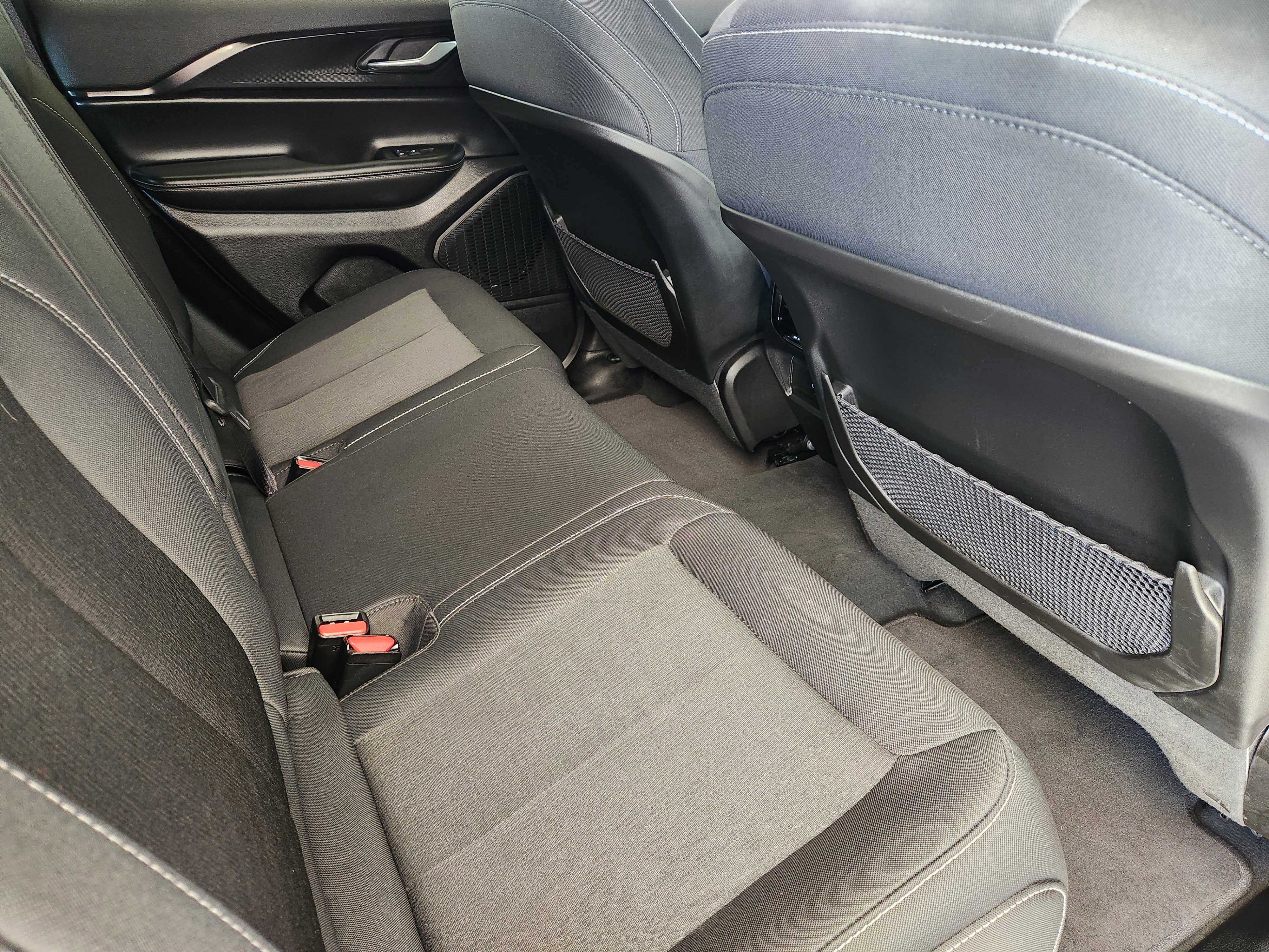 Used 2025 Jeep Grand Cherokee Laredo X image 33