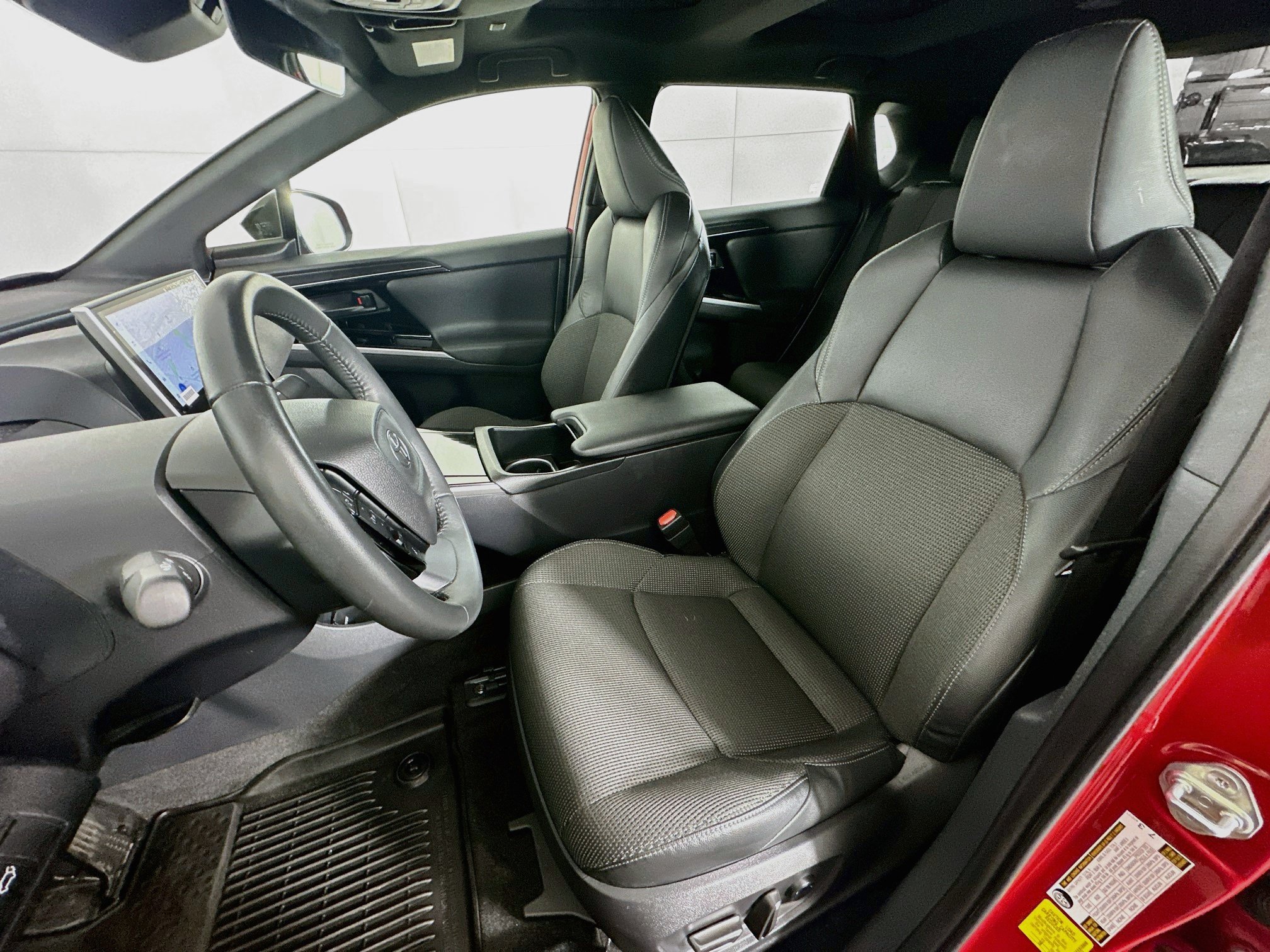 Used 2025 Toyota bZ4X FWD image 13