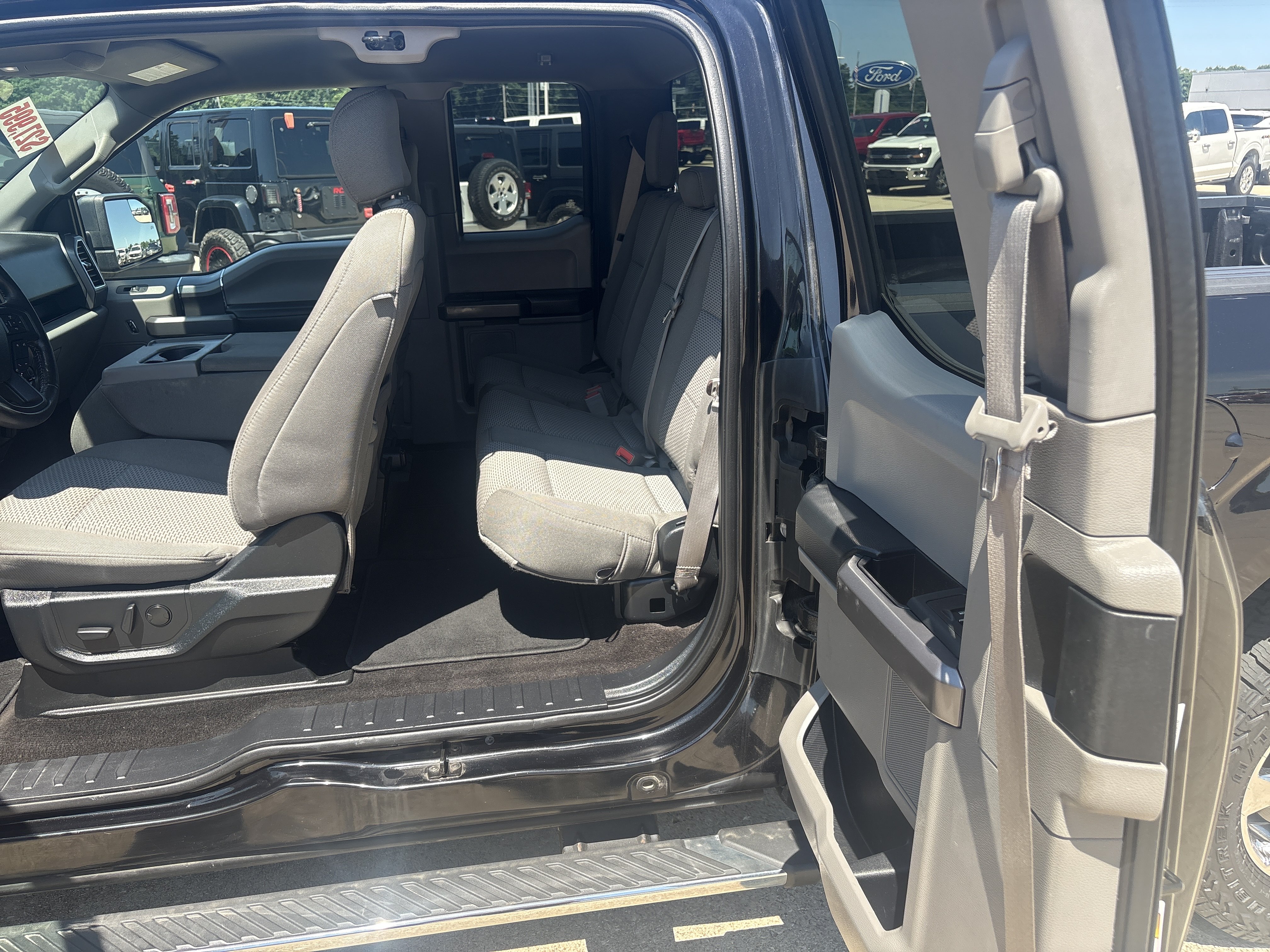 Used 2020 Ford F150 XLT w/ Equipment Group 302A Luxury AWD/4WD image 12