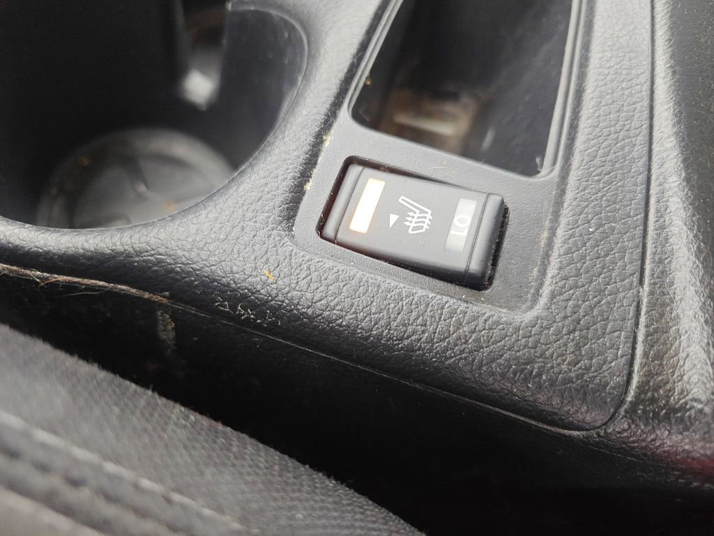 Used 2019 Nissan Rogue SV image 9