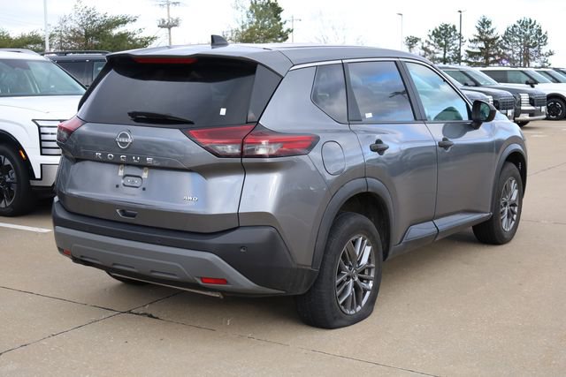 Used 2023 Nissan Rogue S image 4