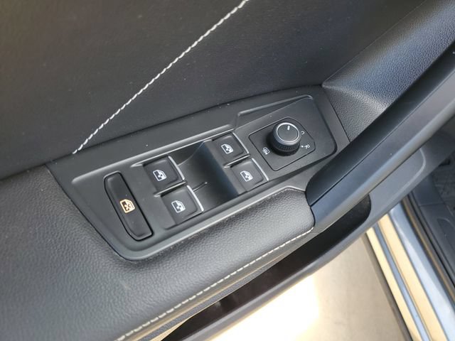Used 2023 Volkswagen Tiguan SE FWD image 15