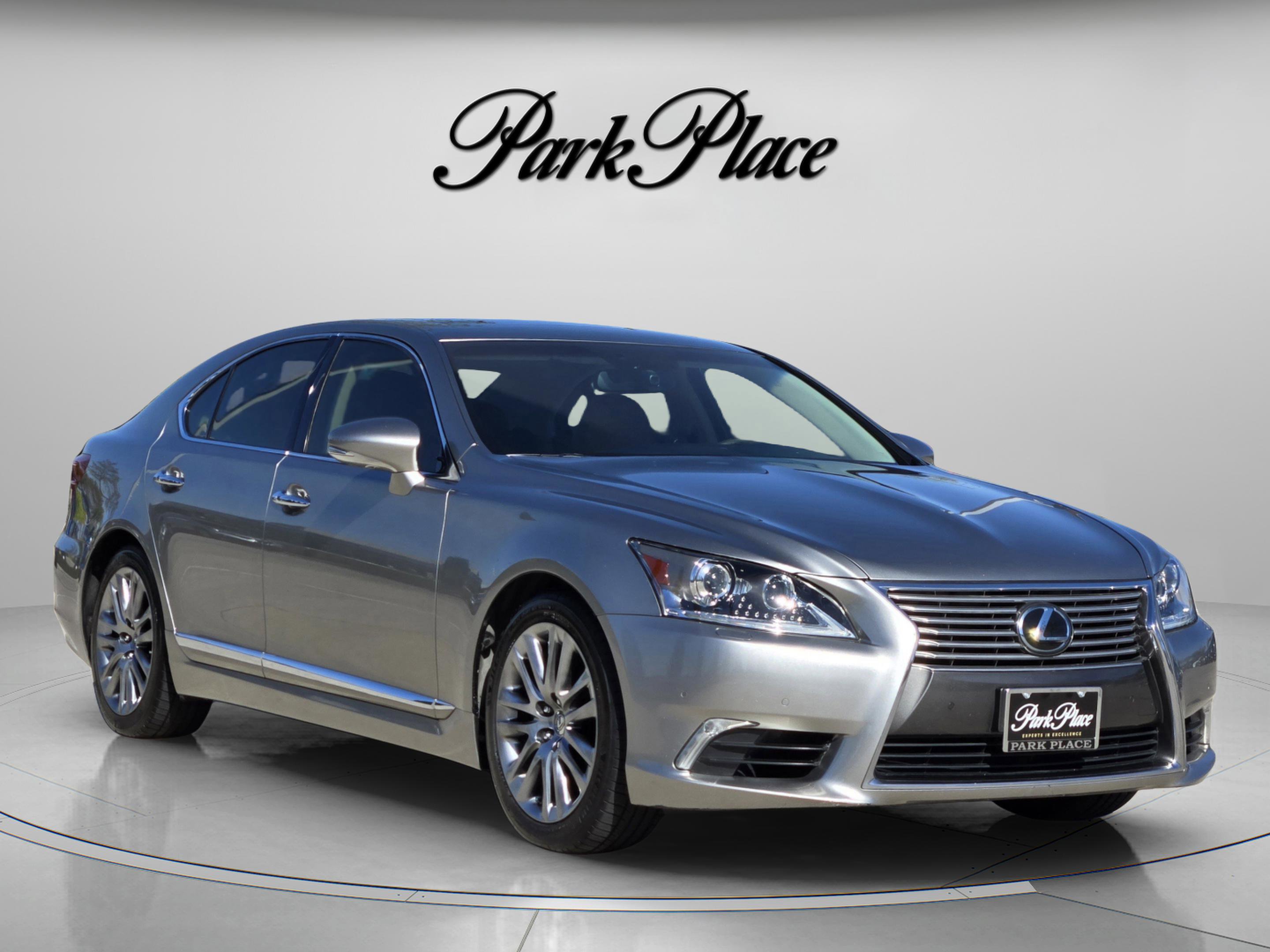 Used 2017 Lexus LS 460 Comfort w/ Comfort Package image 2