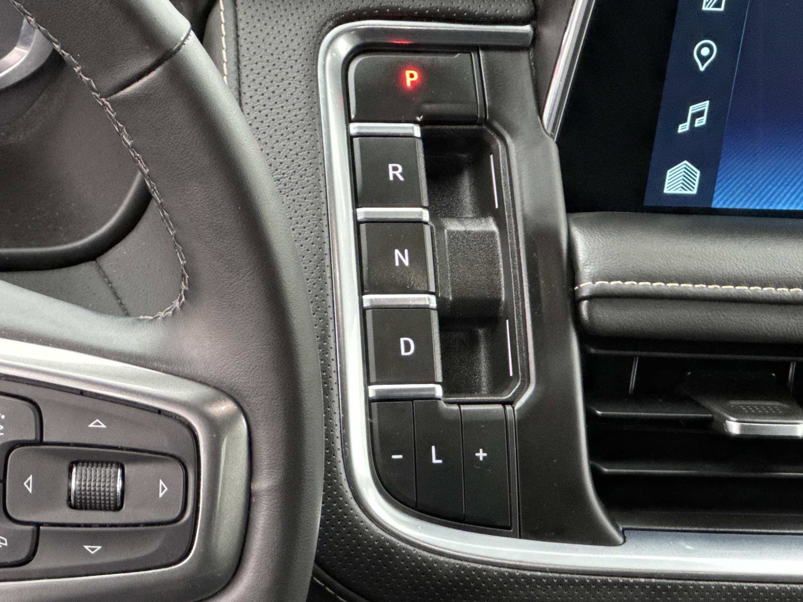 Certified 2023 Chevrolet Suburban Premier image 5