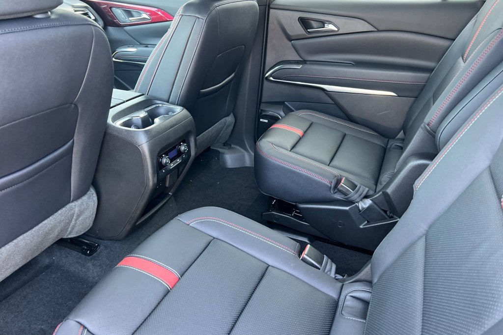 New 2026 Chevrolet Traverse RS image 9