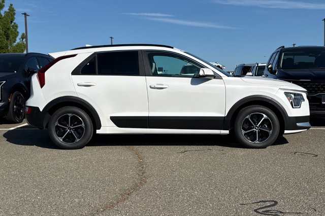 New 2026 Kia Niro EX FWD image 3
