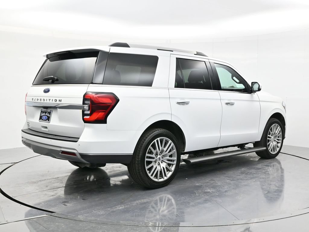 Used 2024 Ford Expedition Limited image 5