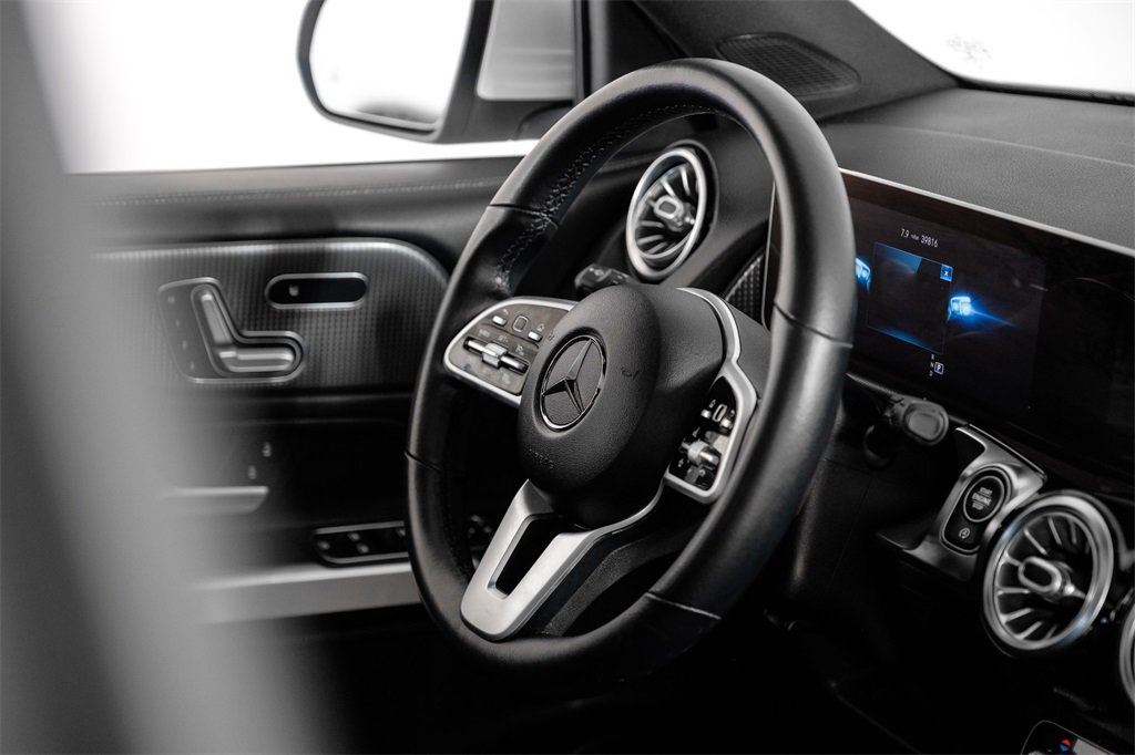 Used 2020 Mercedes-Benz GLB 250 w/ Premium Package image 14