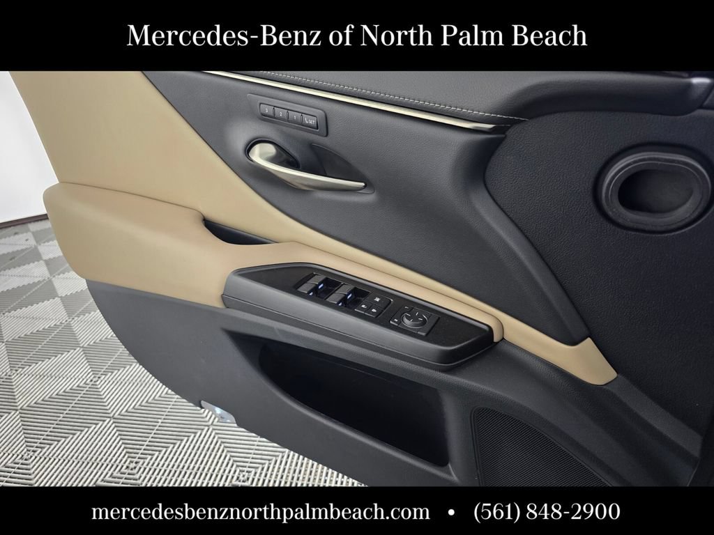 Used 2019 Lexus ES 300h w/ Premium Package FWD image 25