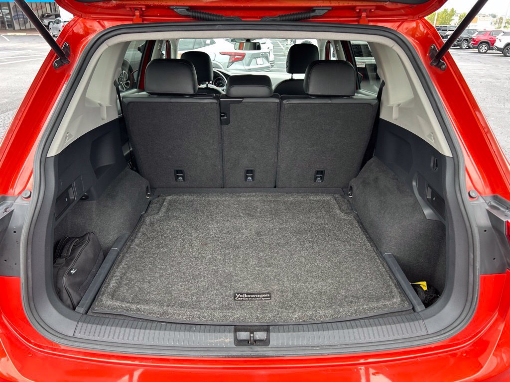 Used 2018 Volkswagen Tiguan SE AWD/4WD image 38