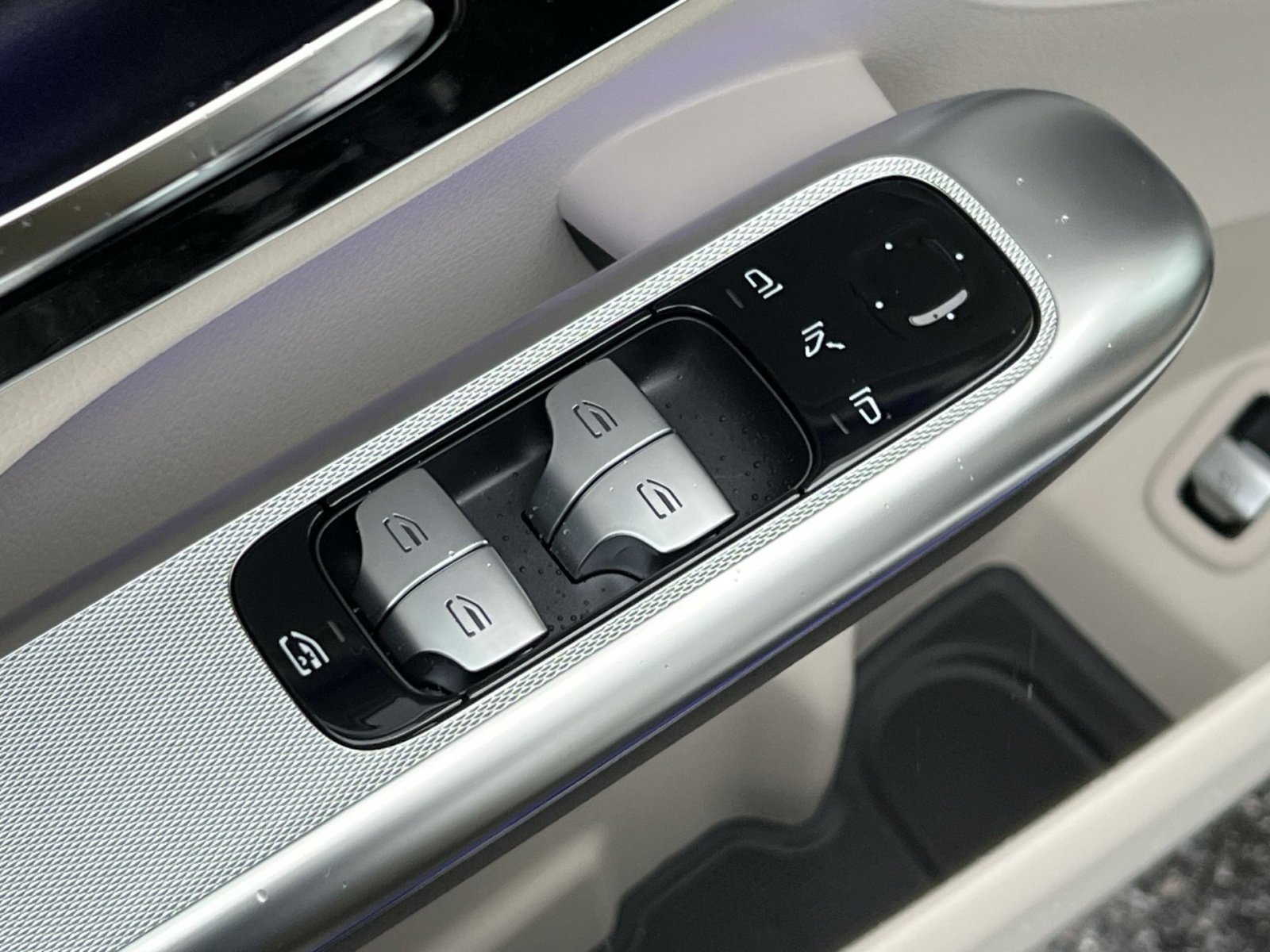 Certified 2026 Mercedes-Benz GLC 300 4MATIC image 13