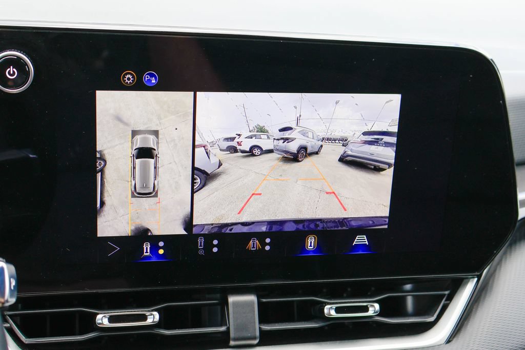 Used 2025 Chevrolet Equinox LT FWD image 4