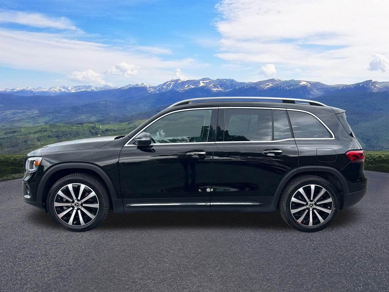 Used 2022 Mercedes-Benz GLB 250 4MATIC image 2
