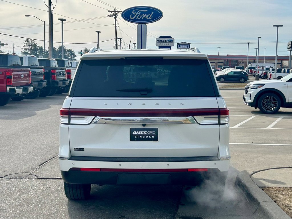 Used 2023 Lincoln Navigator Reserve image 4