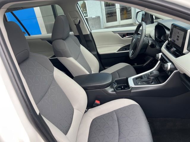 Used 2024 Toyota RAV4 XLE image 57