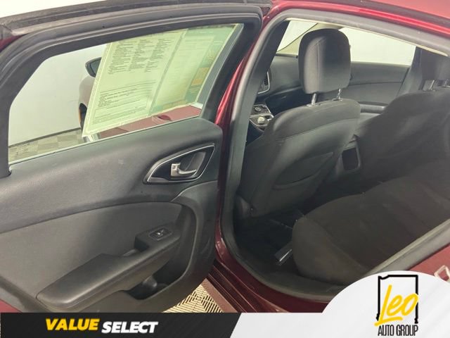 Used 2016 Chrysler 200 Limited FWD image 19