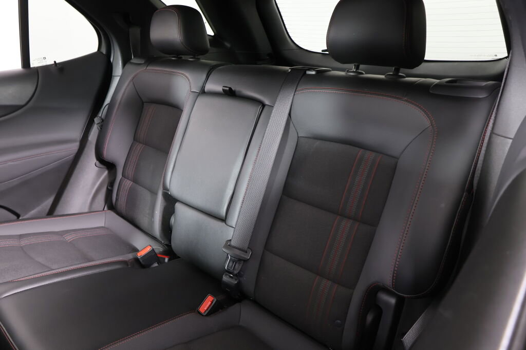 Used 2022 Chevrolet Equinox RS w/ LPO, Floor Liner Package image 15