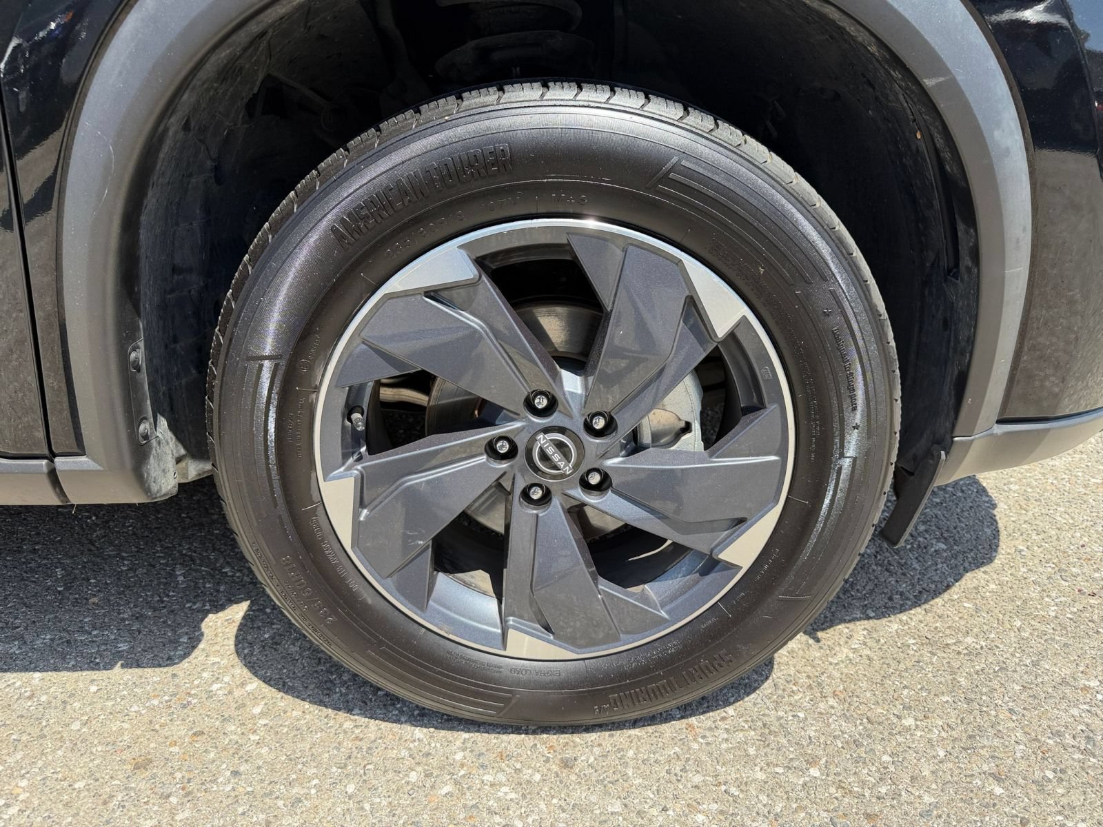 Used 2025 Nissan Rogue SV FWD image 32