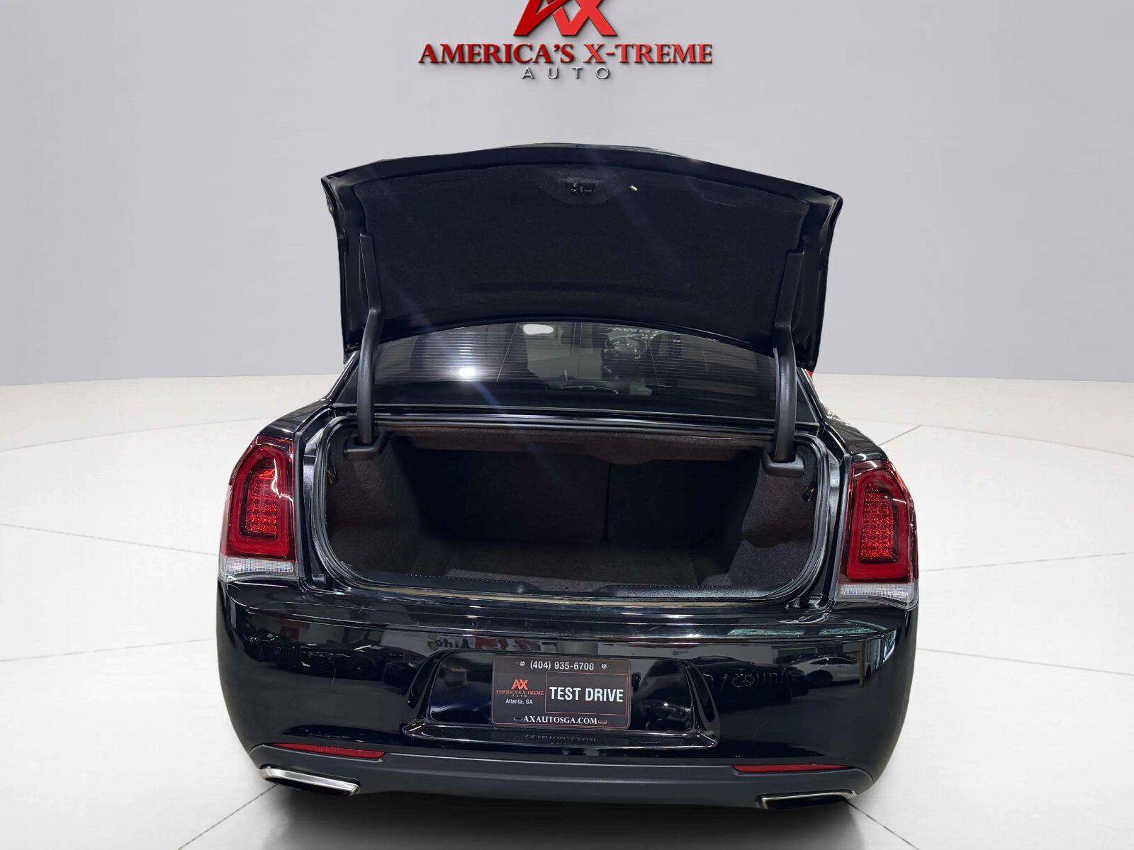 Used 2022 Chrysler 300 Touring w/ Sport Appearance Package RWD image 38