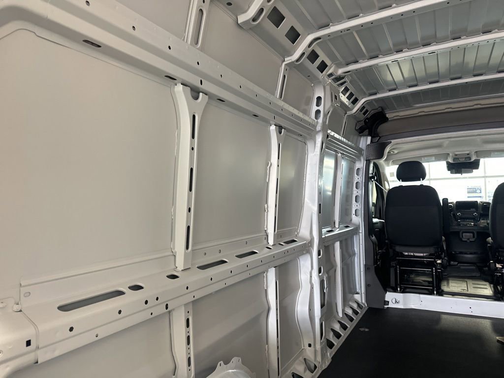 Used 2024 RAM ProMaster 2500 FWD image 9