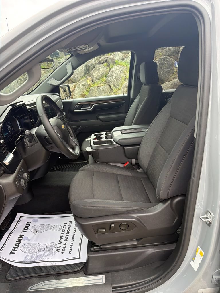 Used 2024 Chevrolet Silverado 1500 LT AWD/4WD image 15