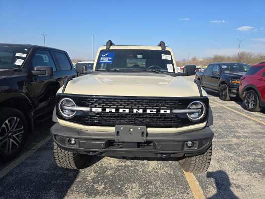 Used 2025 Ford Bronco Outer Banks w/ Sasquatch Package image 3