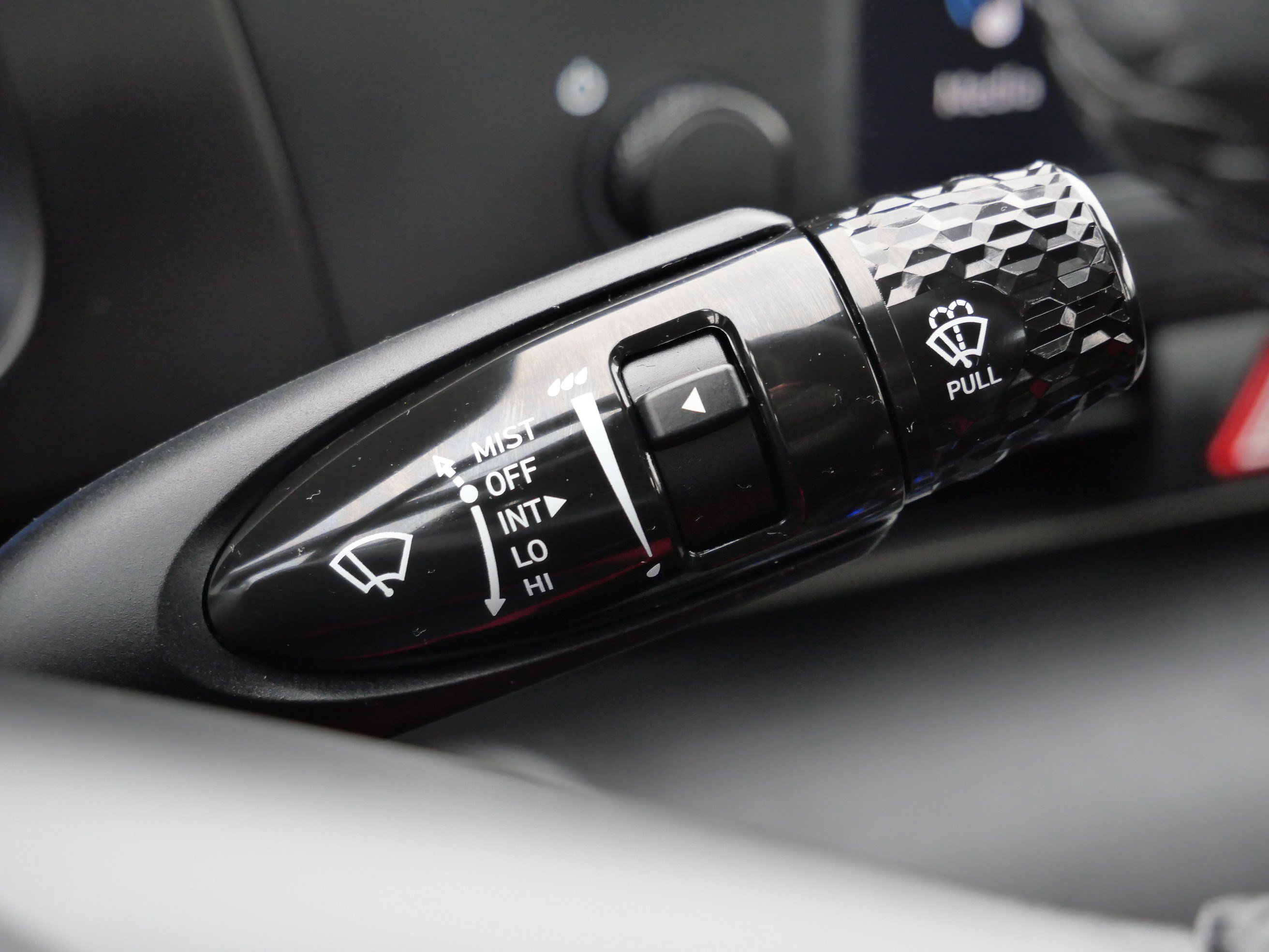 Certified 2025 Hyundai Elantra Sport image 34