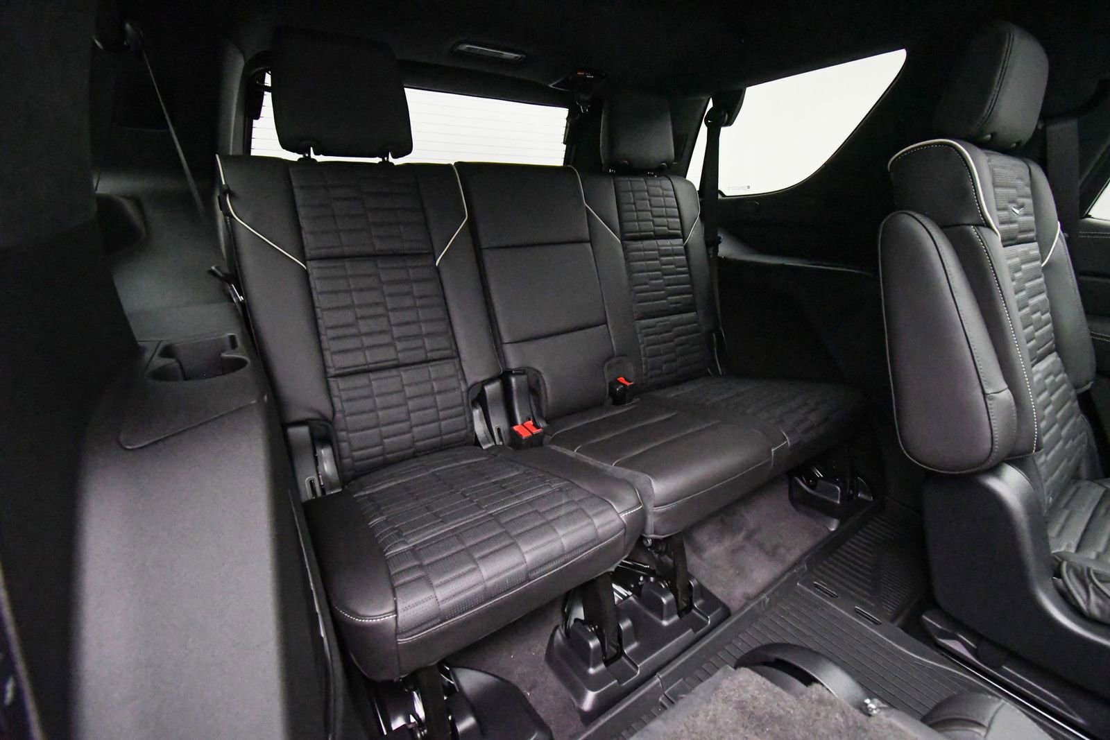 Used 2025 Cadillac Escalade V w/ LPO, ONYX Package image 53