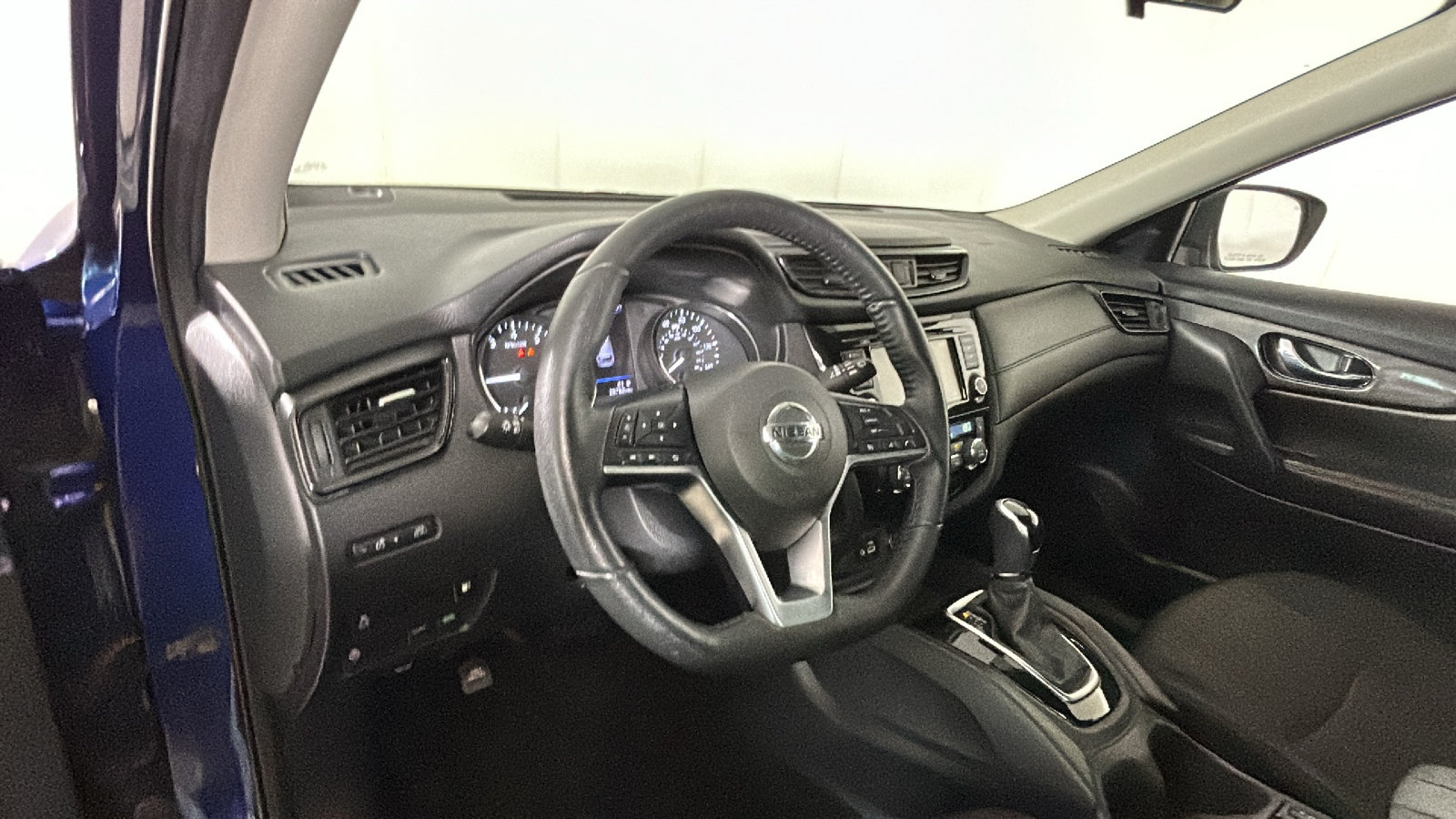 Used 2019 Nissan Rogue S FWD image 13