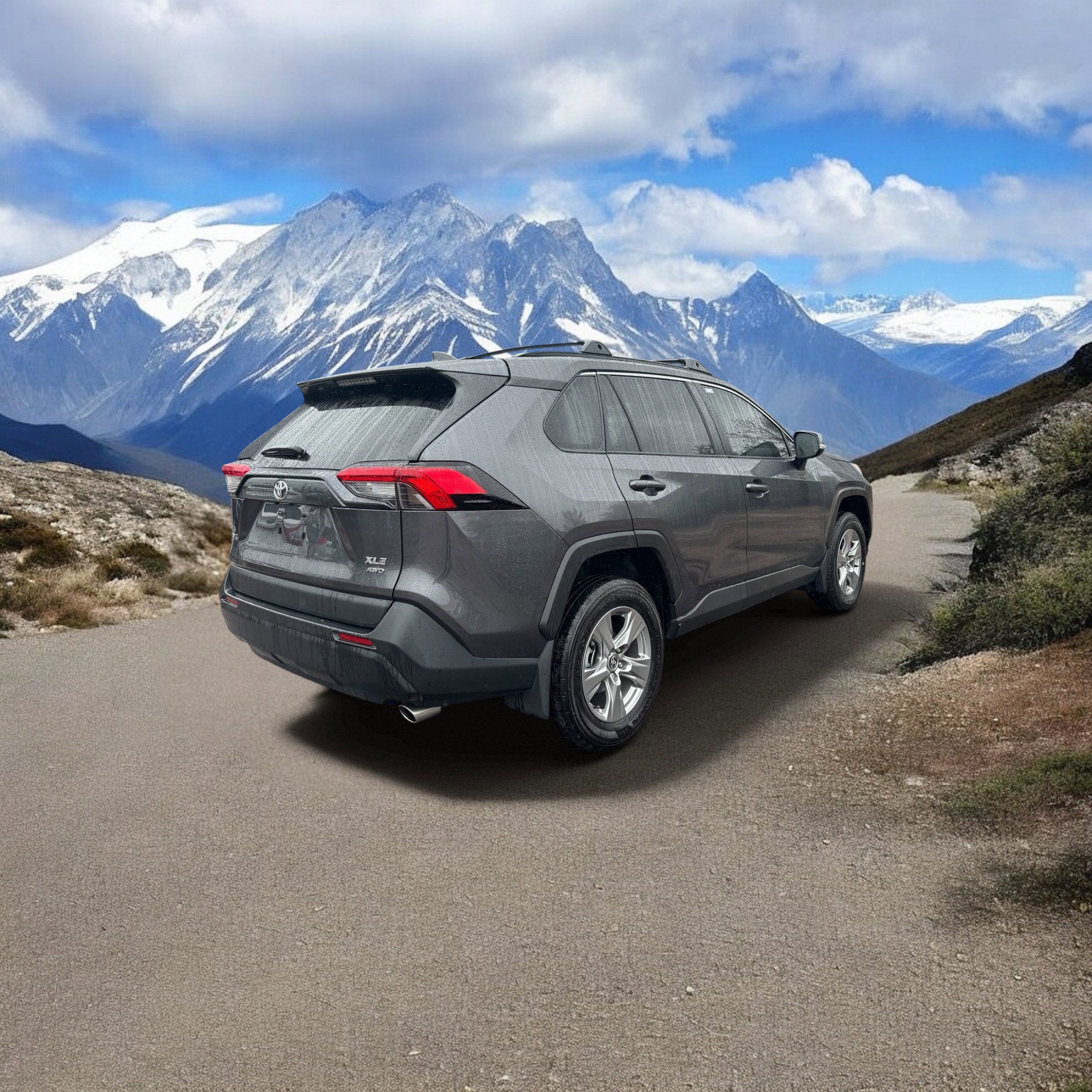 Used 2024 Toyota RAV4 XLE w/ Convenience Package AWD/4WD image 5