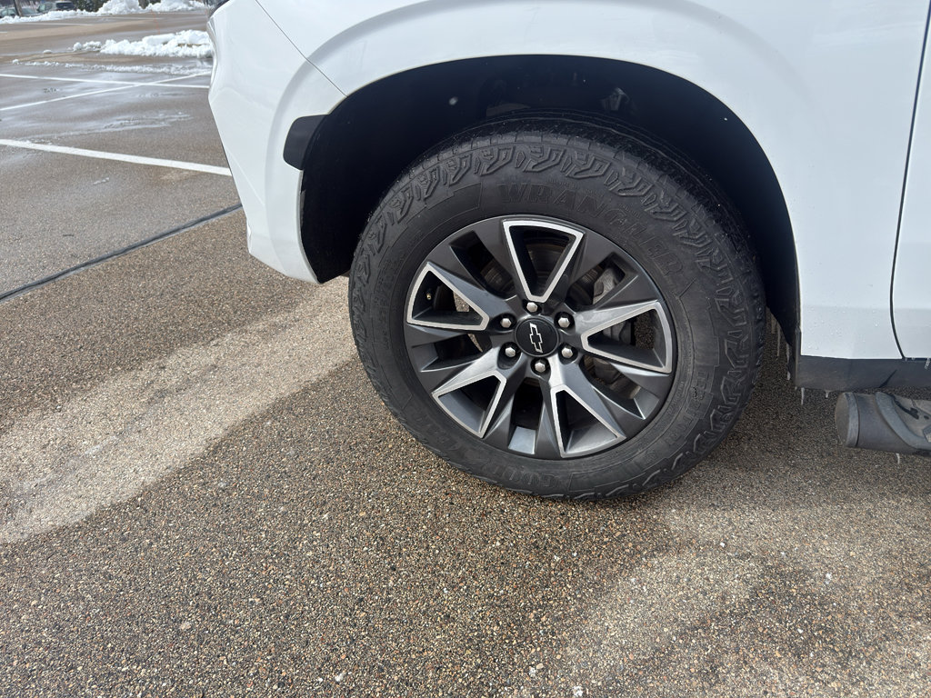 Used 2023 Chevrolet Tahoe Z71 w/ Luxury Package image 9