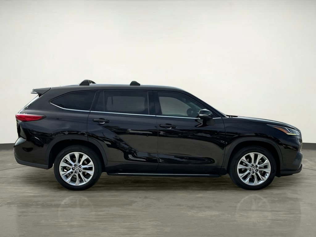 Used 2020 Toyota Highlander Limited image 9