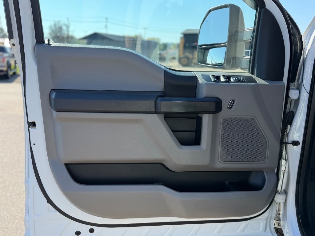 Used 2019 Ford F250 XL w/ Power Equipment Group AWD/4WD image 8