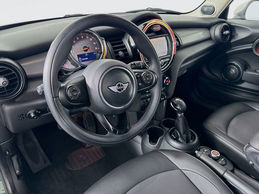 Used 2018 MINI Cooper 2-Door Hardtop image 9