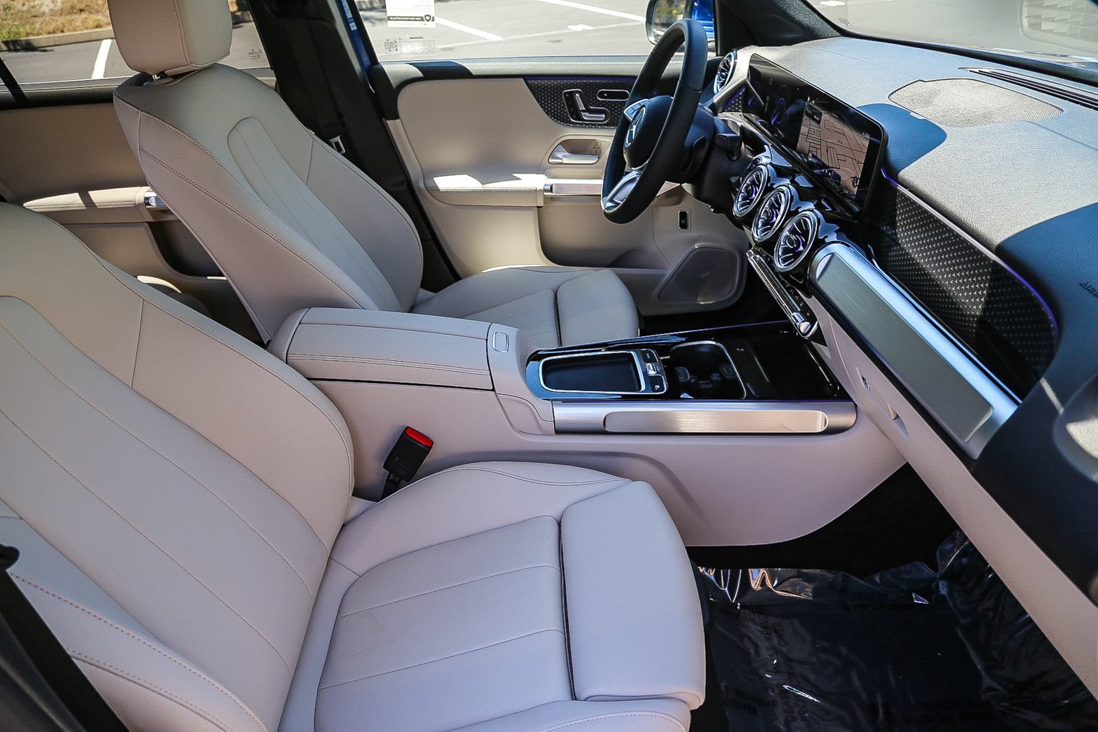 Used 2024 Mercedes-Benz EQB 300 4MATIC image 15