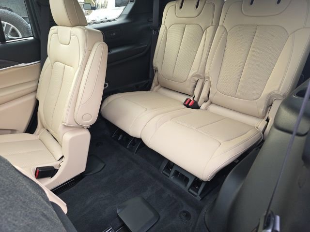 Used 2025 Jeep Grand Cherokee L Limited w/ Luxury Tech Group II image 20