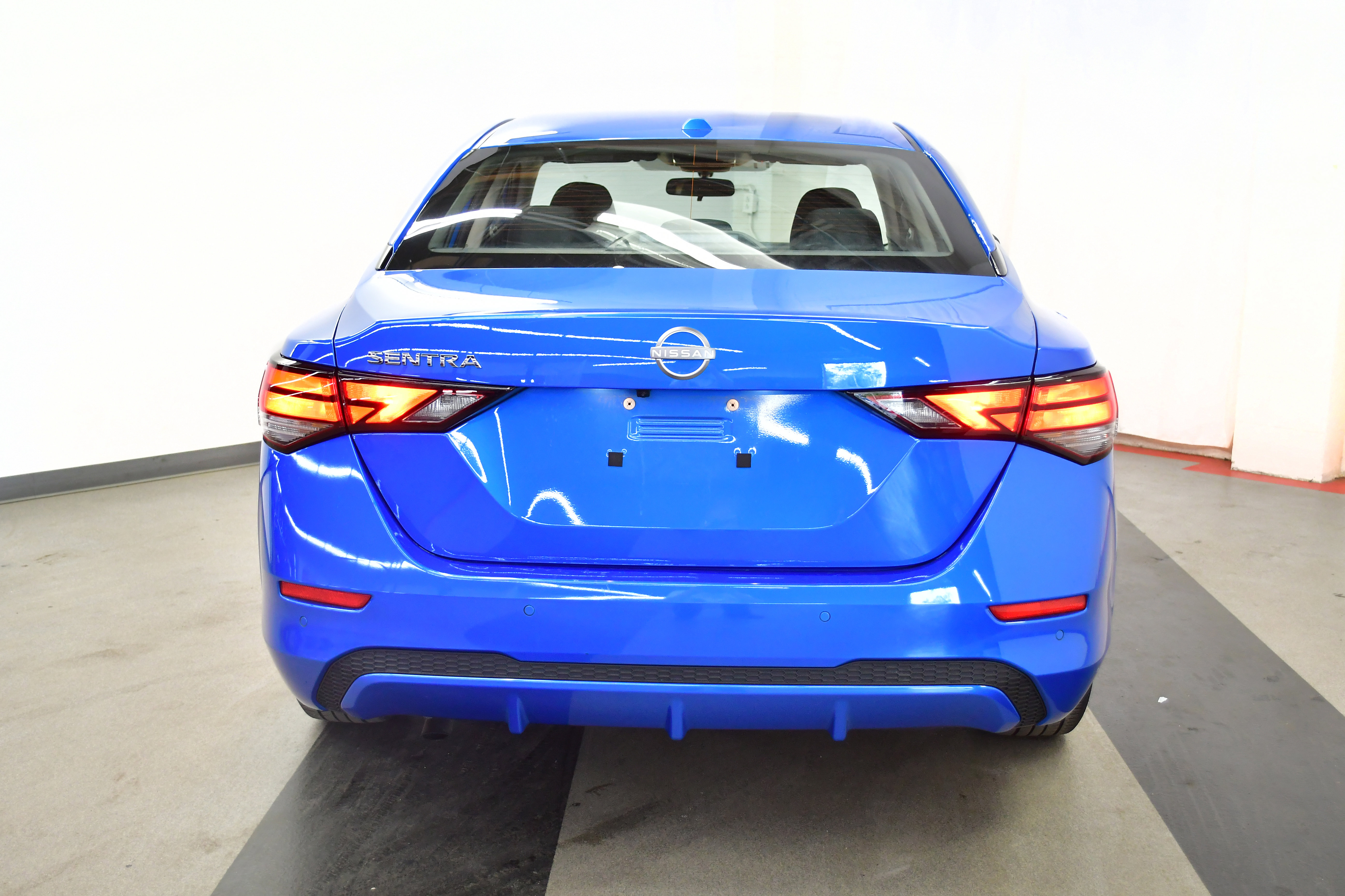 Used 2025 Nissan Sentra SV image 6