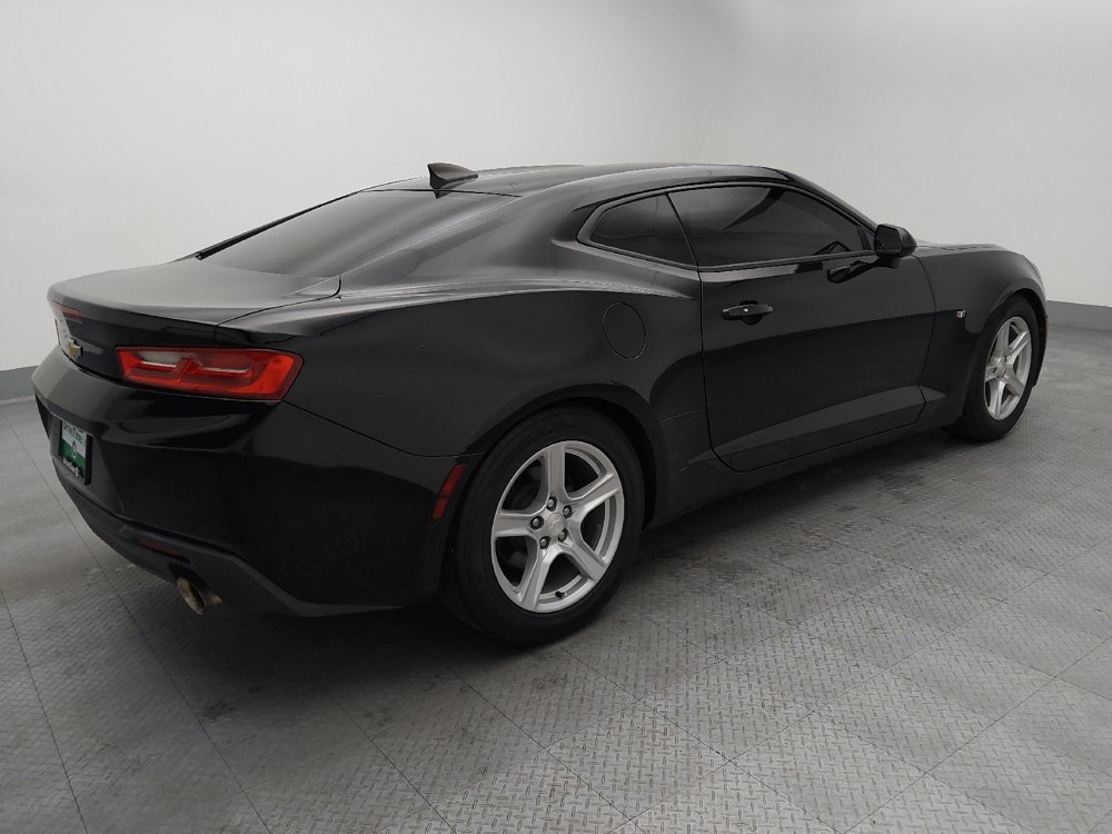 Used 2018 Chevrolet Camaro LT RWD image 10