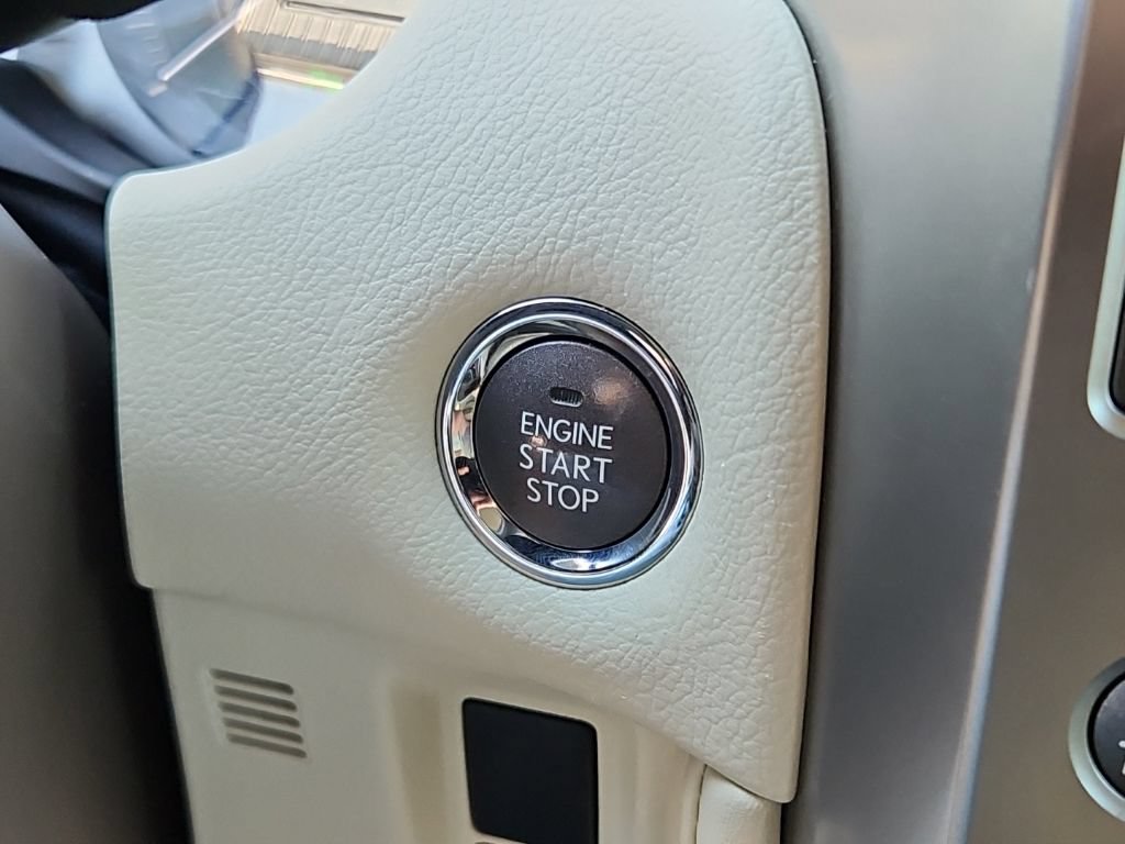 Used 2015 Lexus GX 460 w/ Premium Package AWD/4WD image 16