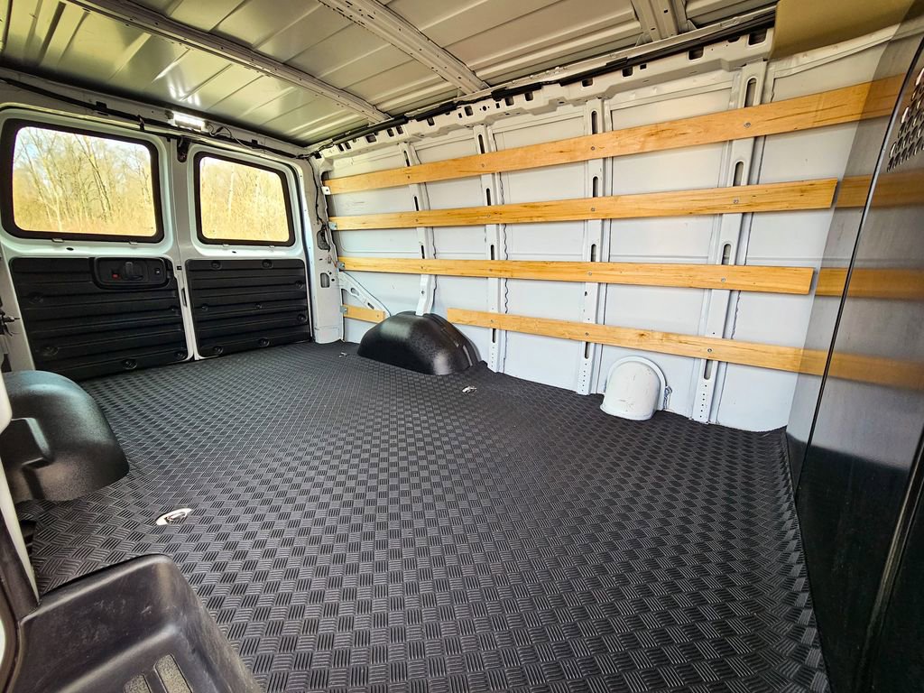 Used 2024 GMC Savana 2500 w/ Driver Convenience Package image 26