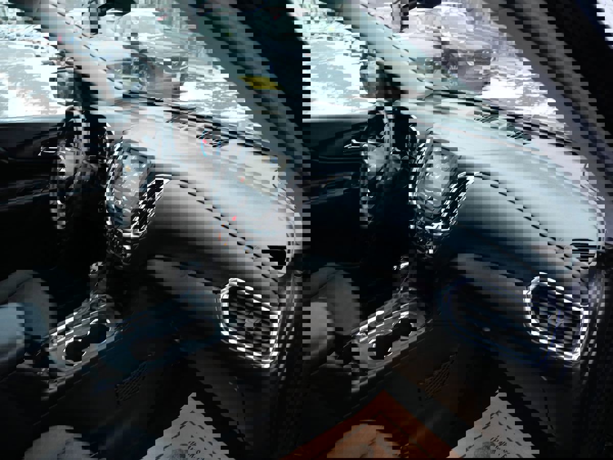 Used 2019 Chevrolet Equinox LT image 31