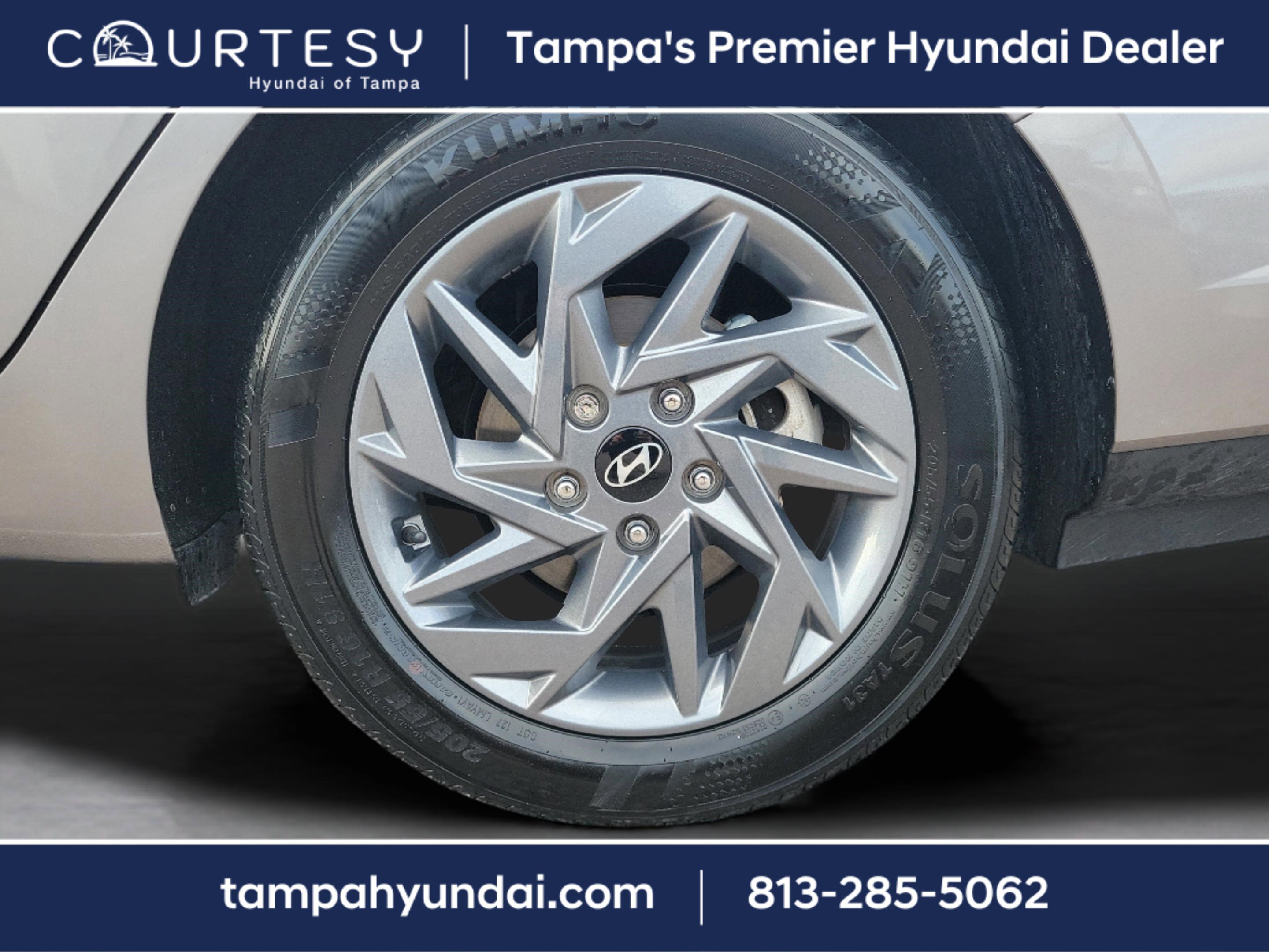 Certified 2024 Hyundai Elantra SEL image 31