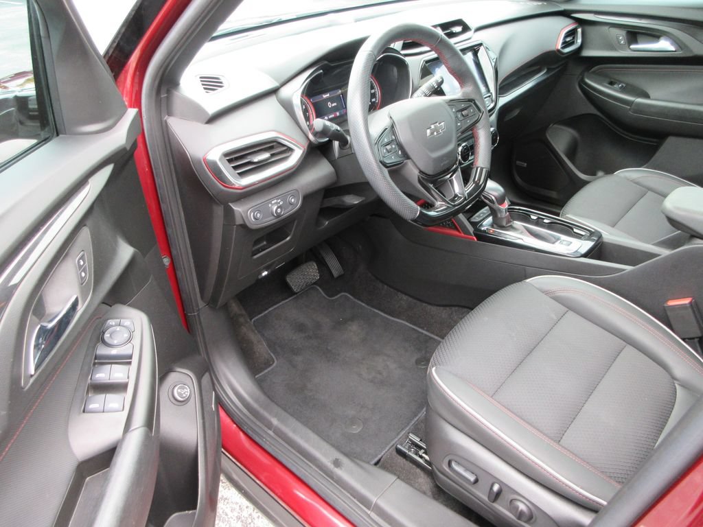 Certified 2022 Chevrolet TrailBlazer RS w/ Sun and Liftgate Package AWD/4WD image 13