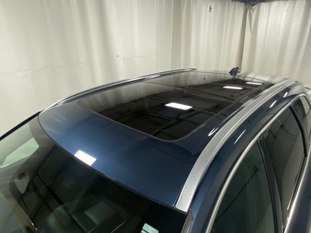 Used 2023 Volvo XC60 B5 Plus AWD/4WD image 6