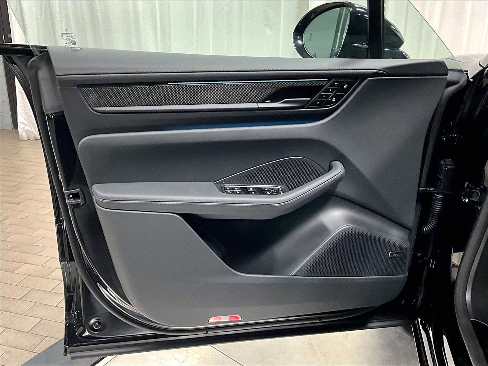 New 2026 Porsche Macan Turbo Electric image 22